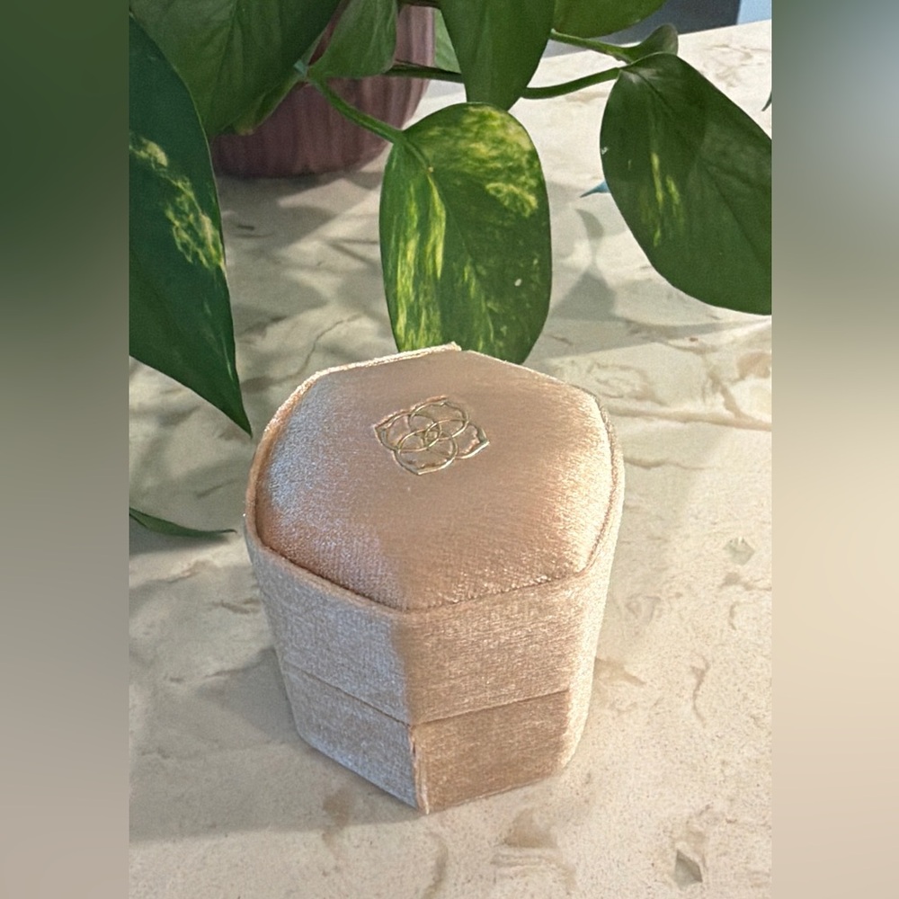 Kendra Scott Blush Pink Velvet Hexagon Jewelry Box